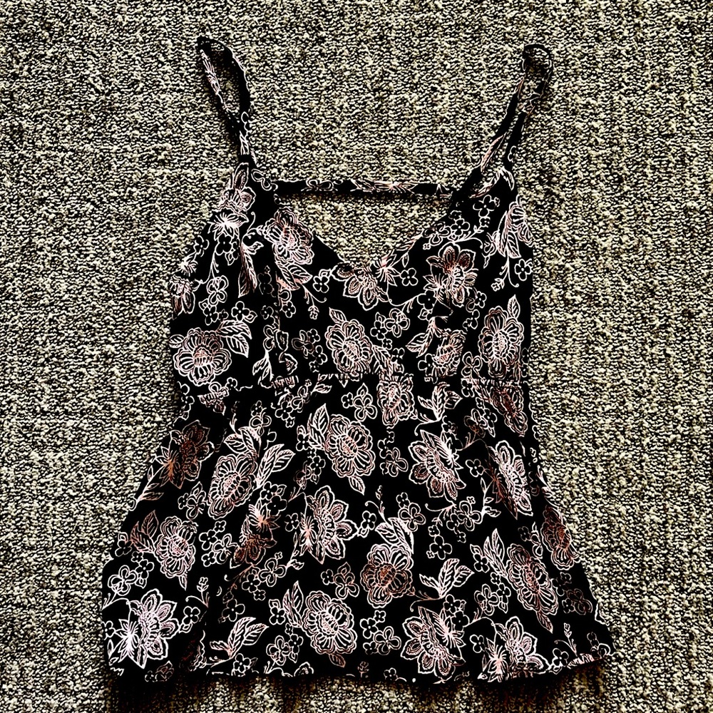 Jw girl black & pink top